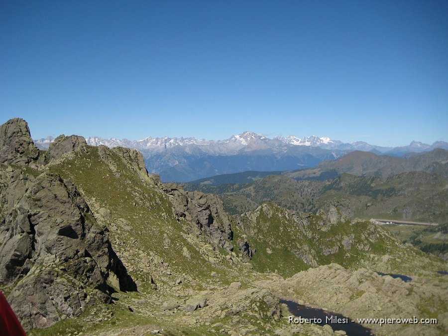 06 Vista dalla croce di Cima Piazzotti.JPG